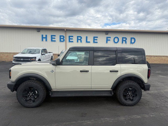 2025 Ford Bronco Outer Banks in Desert Sand — front three-quarter view